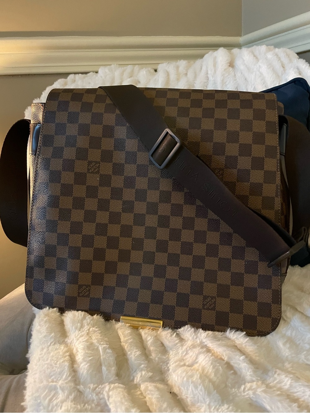 Louis Vuitton Damier Bastille Crossbody Bag